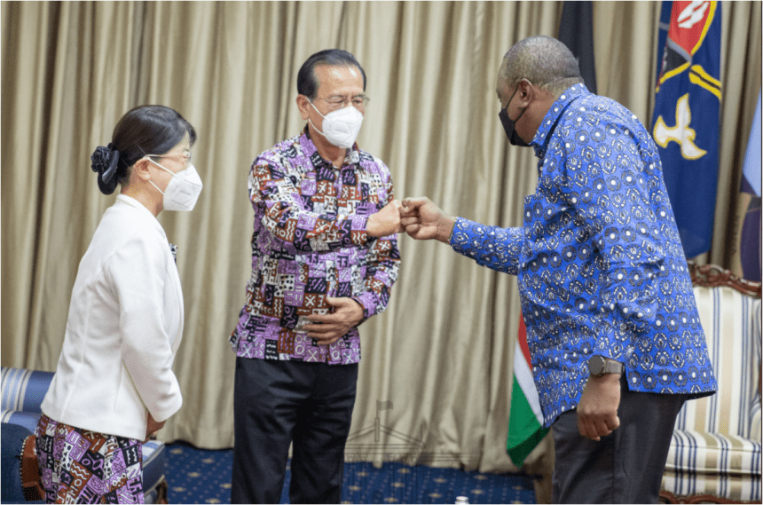 Japanese Ambassador to Kenya Serenades Prez Kenyatta in Farewell