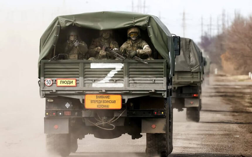 RUSSIAN SOLDIERS INVADE UKRAINE WITH MASSIVE FORCE