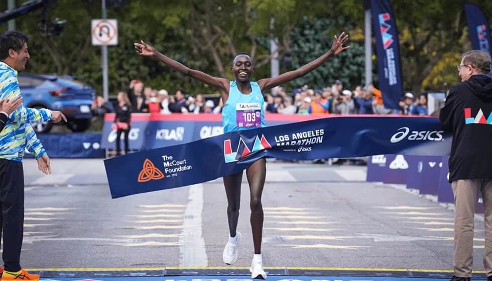 KENYANS DOMINATE THE LOS ANGELES MARATHON