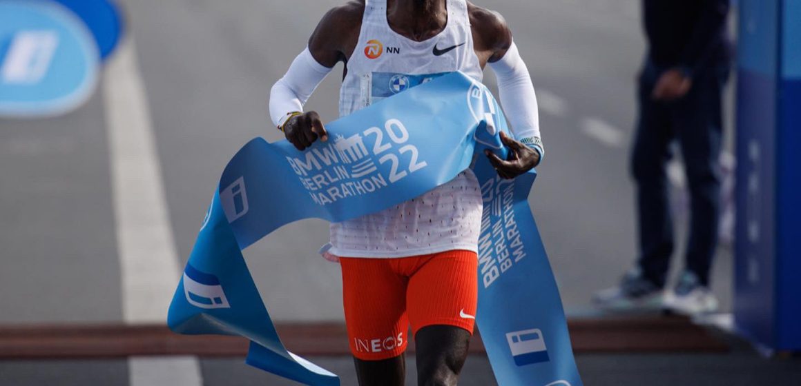 ELIUD KIPCHOGE SETS NEW WORLD RECORD AT BERLIN MARATHON