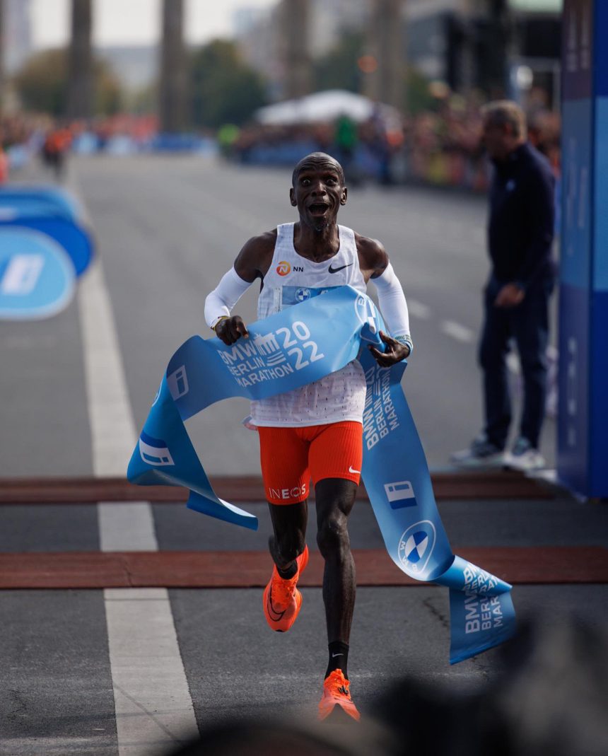 ELIUD KIPCHOGE SETS NEW WORLD RECORD AT BERLIN MARATHON