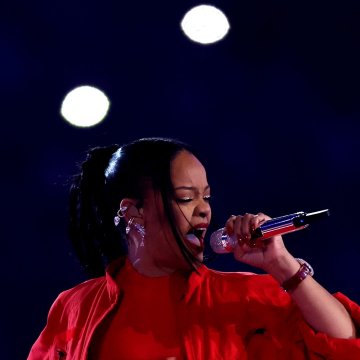 Rihanna Throws a Spectacular Super Bowl LVII Halftime Show While Pregnant
