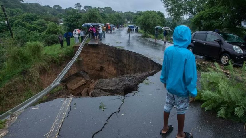 Ruto Appoints More Cronies To Government. Anti-Government Protests Planned In 4 Major African Nations. Cyclone Kills Hundreds in Malawi