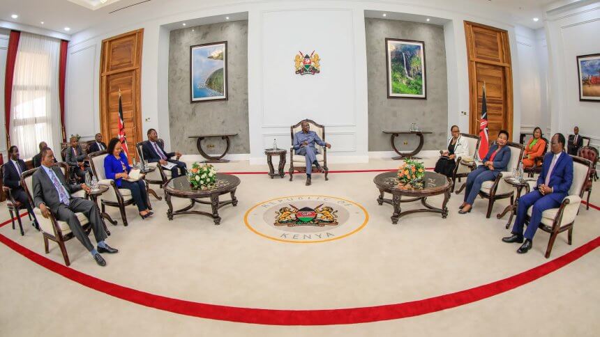 Ruto & Judiciary Shake Hands; Raila Dismisses Rift Claims in Azimio