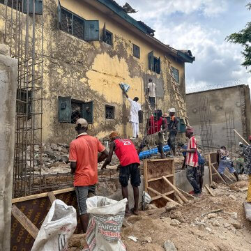 Over 100 Inmates Escape Nigerian Jail Damaged by Heavy Rain