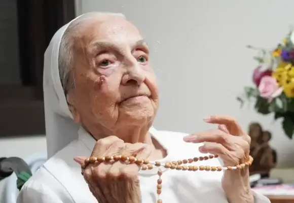 World’s Oldest Person, Brazilian Nun, Dies at 116