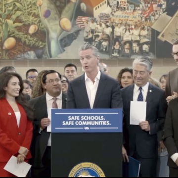 California Bans ICE Agents From Wearing Masks in Sweeping New Law California Bans ICE Agents From Wearing Masks in Sweeping New Law