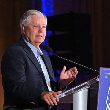 Sen. Lindsey Graham Dies at 71 After Sudden Illness Sen. Lindsey Graham Dies at 71 After Sudden Illness
