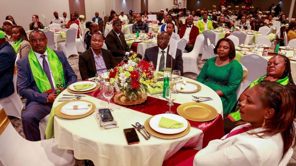 Lavish dinner setting in Spokane, Washington, DCP sashes, gold chargers, floral centerpieces in honor of Rigathi Gachagua and his wife Pastor Dorcas Rigathi.Photo/Facebook, Rigathi Gachagua